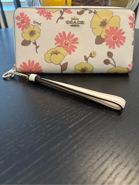 Coach Handbags - Coach Floral Zip-Around Wallet Wristlet in Cream with Soda Pop style zipper pull
